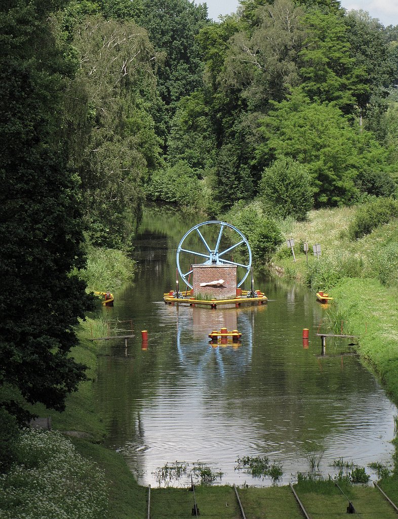 2012-07-02_13-12-16_IMG_x27018_cr.jpg -                                