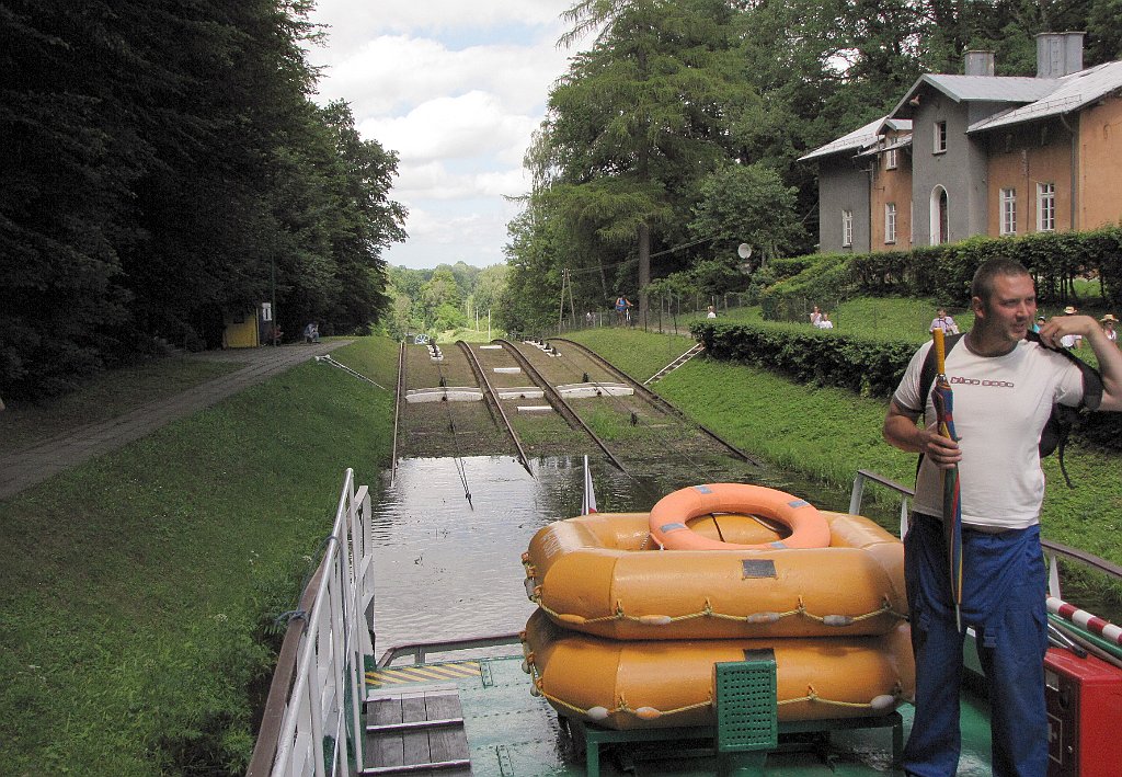 2012-07-02_13-18-30_IMG_x27039_cr.jpg -                                