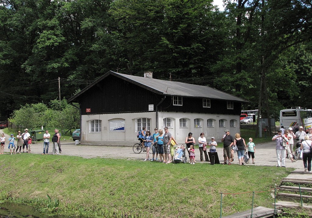 2012-07-02_13-19-50_IMG_x27043_cr.jpg -                                