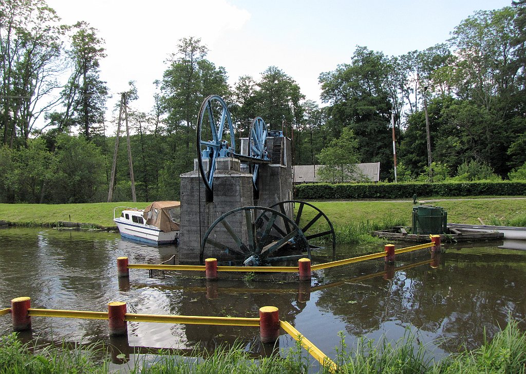 2012-07-02_13-24-51_IMG_x27057_cr.jpg -                                